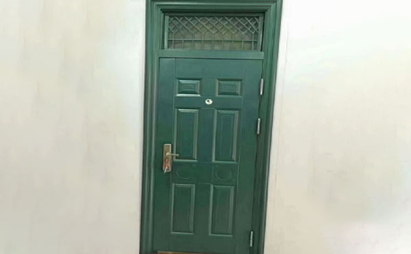 五家渠学校教室门