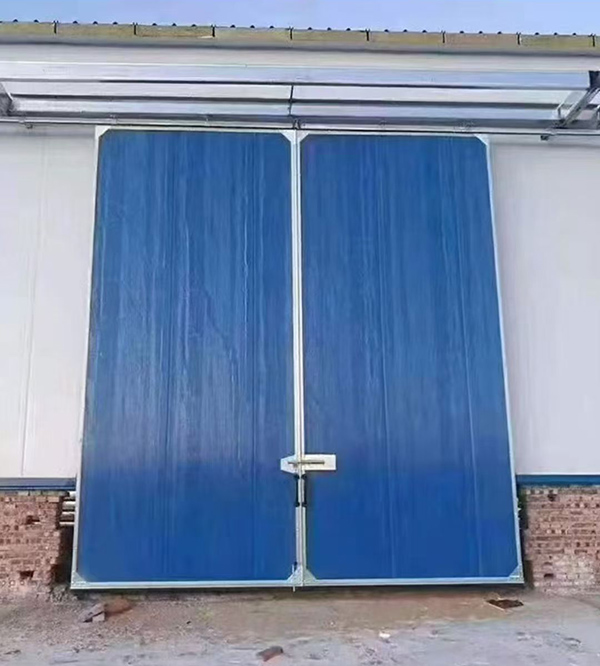 五家渠工业门在大型仓储物流通道中的应用实例